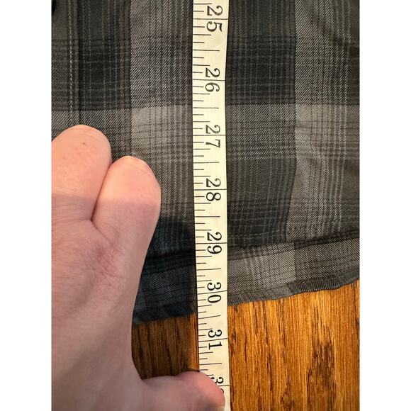 Travis Mathew Men’s Inland Button-Up Shirt Plaid Black Gray Size Large Casual - Picture 8 of 9